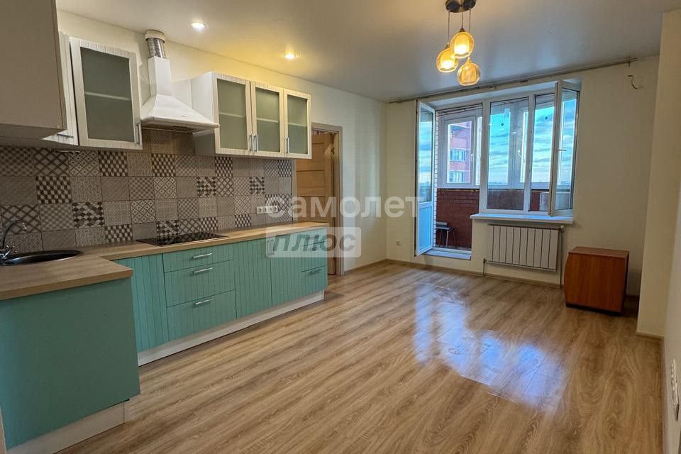 Продаётся 2-комнатная квартира, 63.7 м²