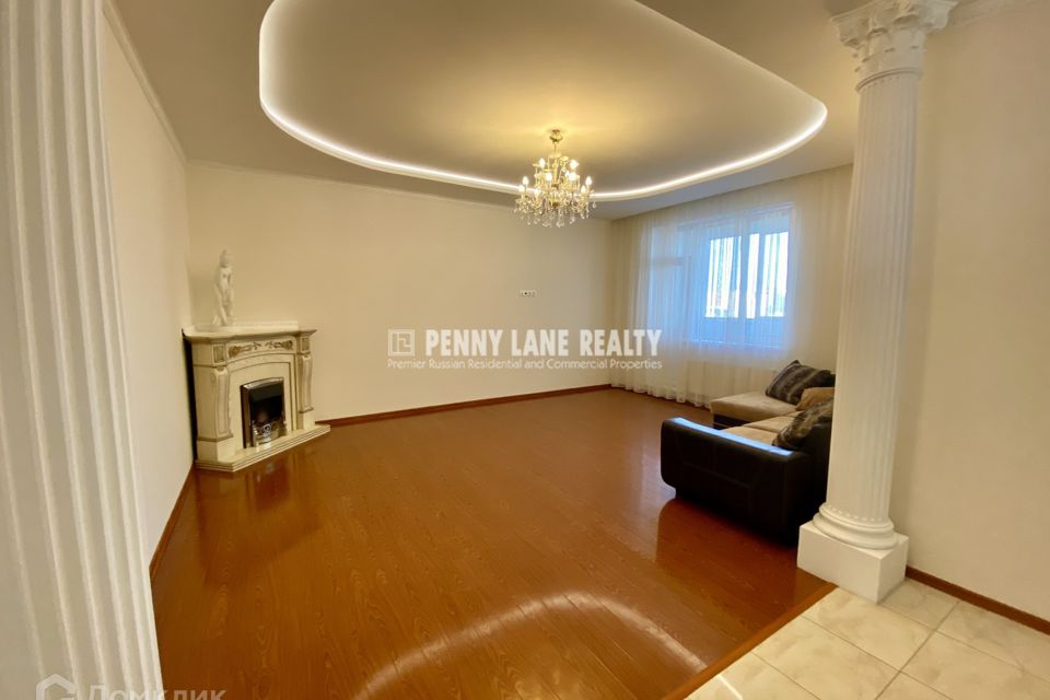 Сдаётся 4-комнатная квартира, 140 м²