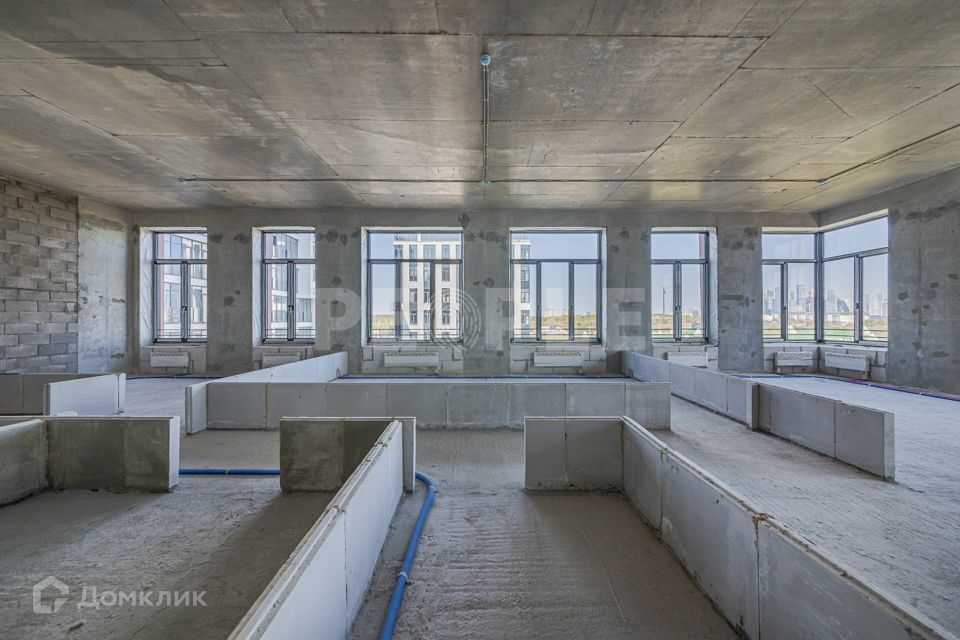Продаётся 4-комнатная квартира, 136.5 м²