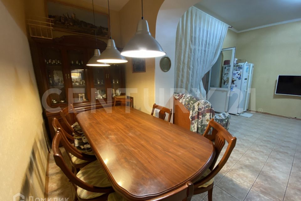 Продаётся 3-комнатная квартира, 103 м²