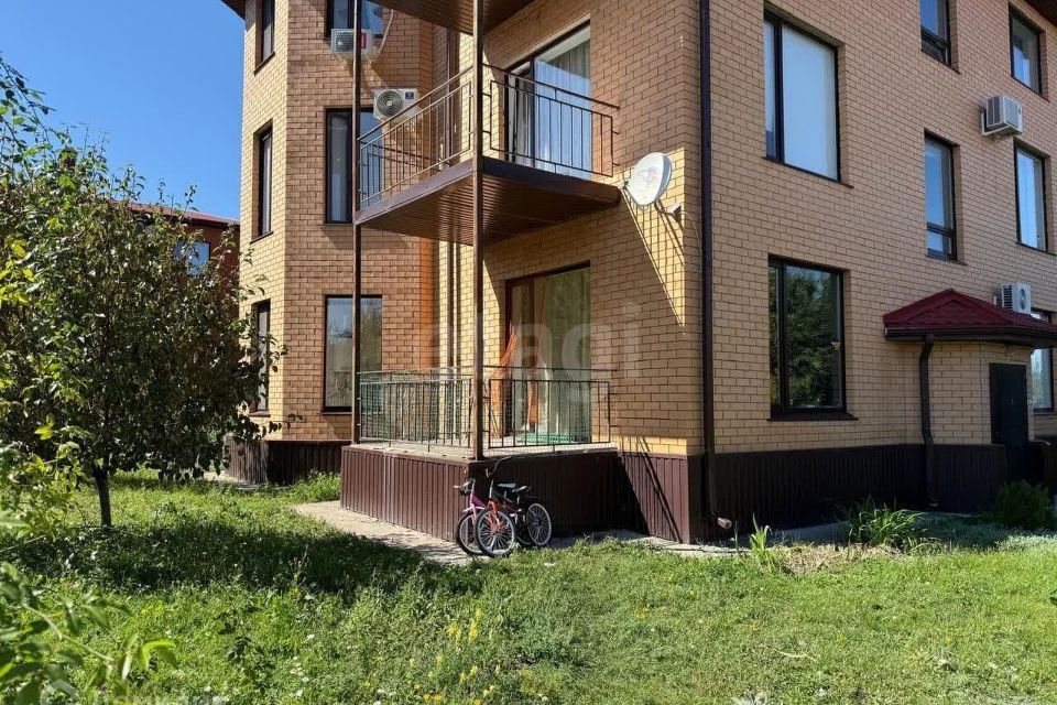 Продаётся 2-комнатная квартира, 75.2 м²
