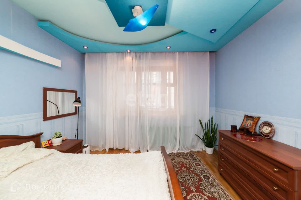 Продаётся 4-комнатная квартира, 133 м²