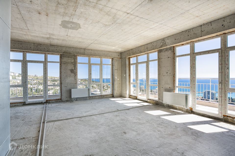 Продаётся 3-комнатная квартира, 103 м²