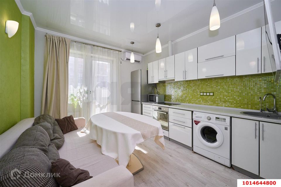 Продаётся 1-комнатная квартира, 46 м²