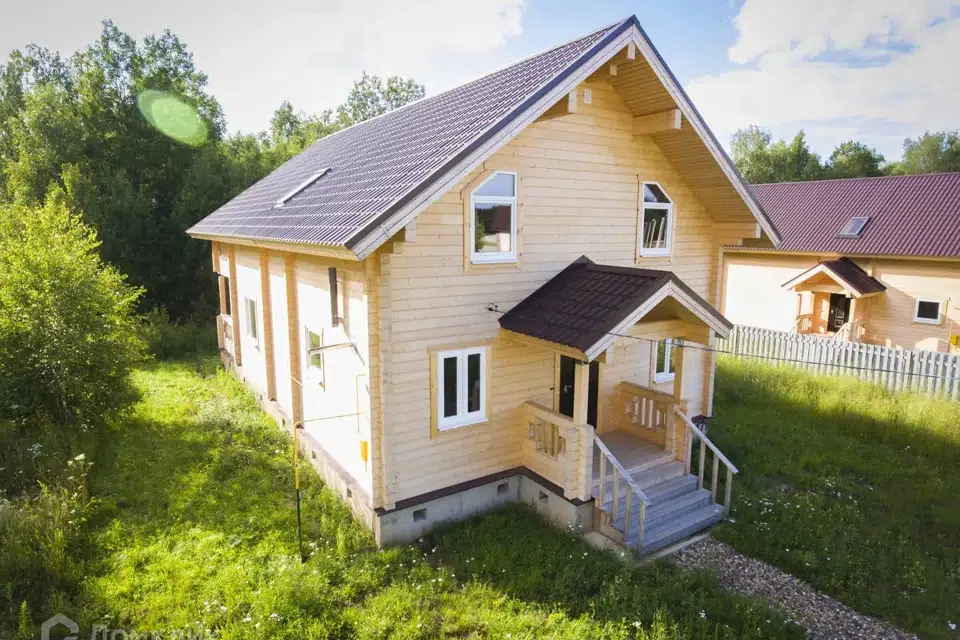 Продаётся 2-этажный дом, 210 м²