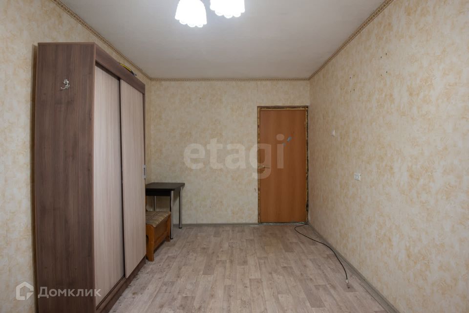 Продаётся комната в 3-комн. квартире, 64.1 м²