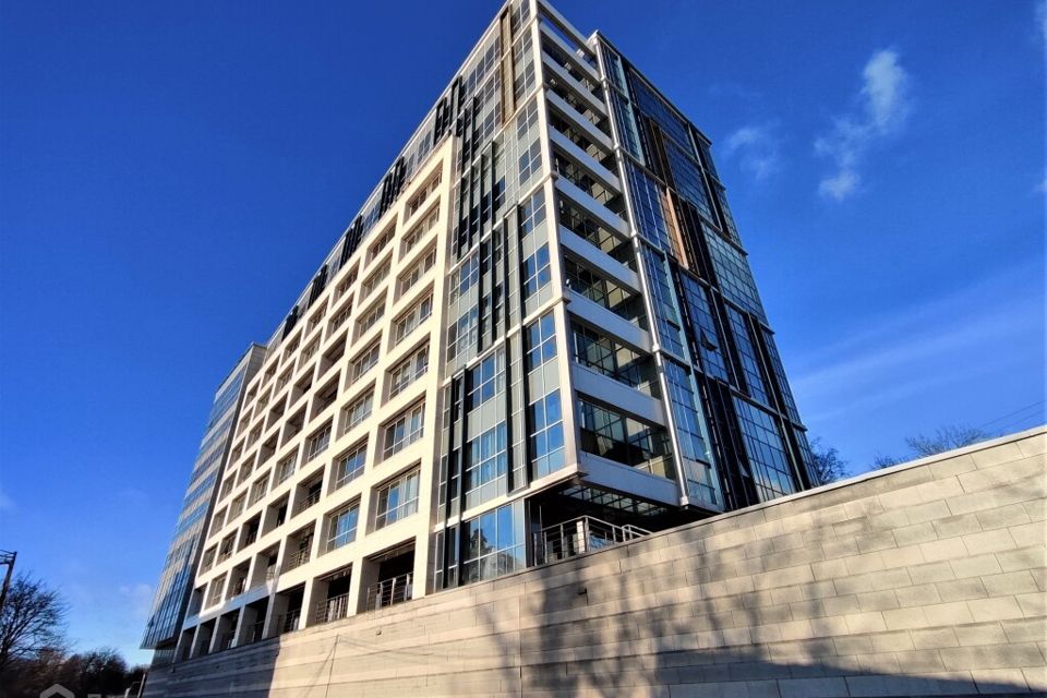 Продаётся 3-комнатная квартира, 143.7 м²