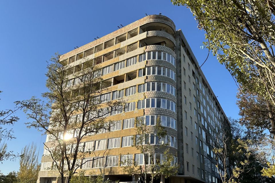Продаётся 3-комнатная квартира, 107.3 м²