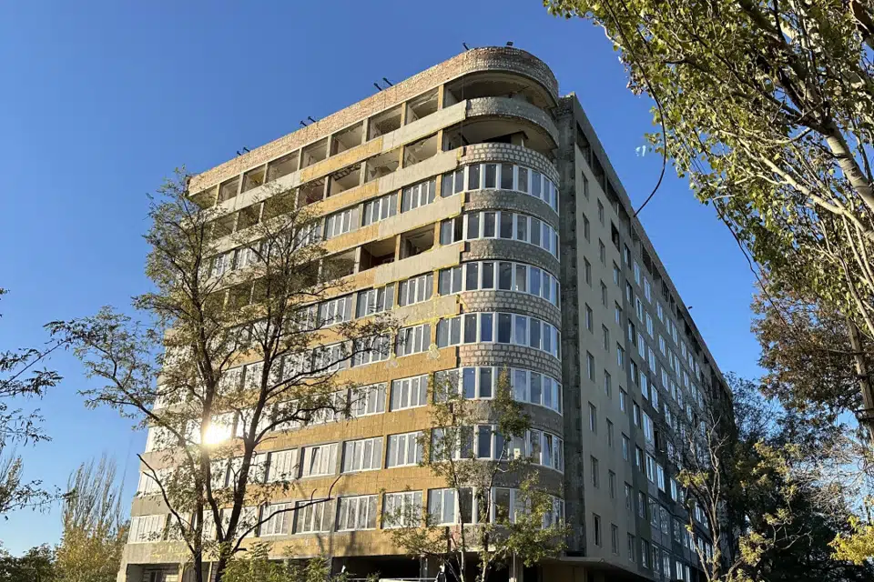 Продаётся 3-комнатная квартира, 107.3 м²