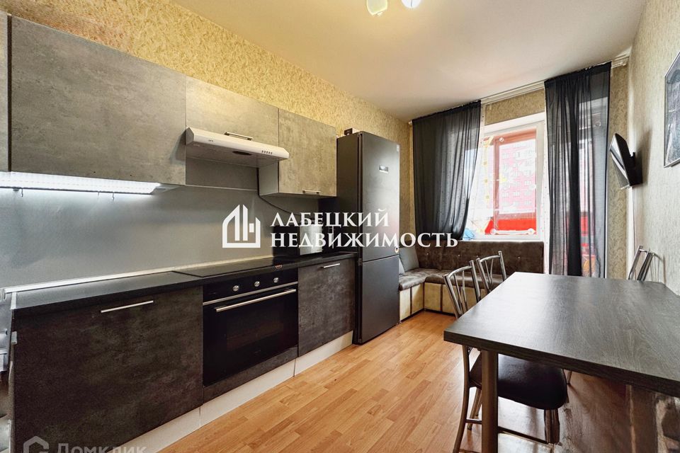 Продаётся 1-комнатная квартира, 39.7 м²