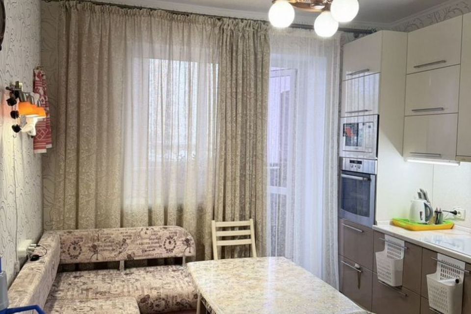 Продаётся 3-комнатная квартира, 95 м²