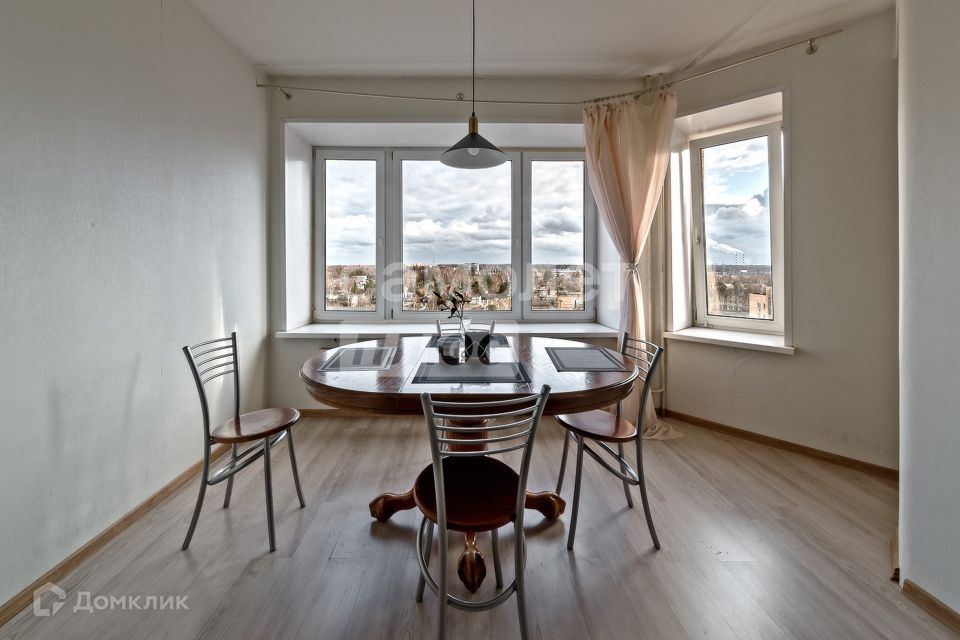 Продаётся 3-комнатная квартира, 121 м²