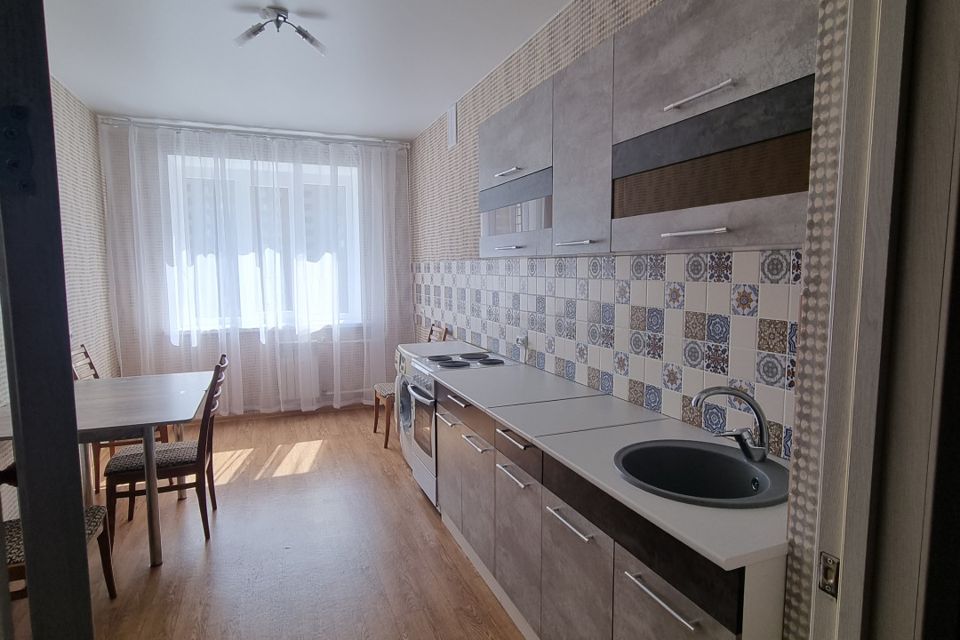 Сдаётся 3-комнатная квартира, 87 м²