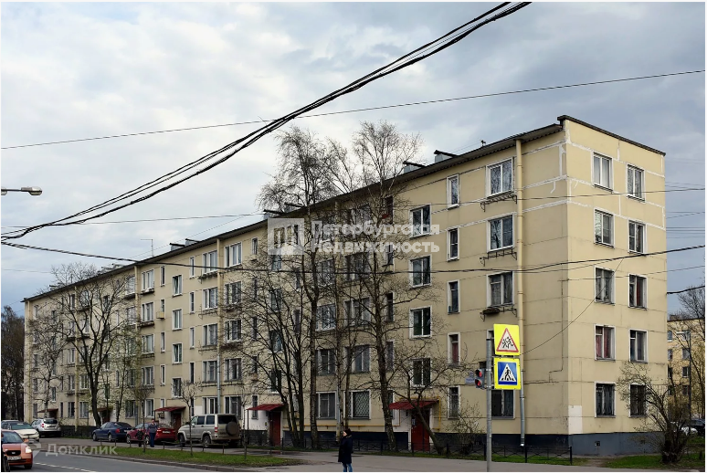 Продаётся 4-комнатная квартира, 48.9 м²