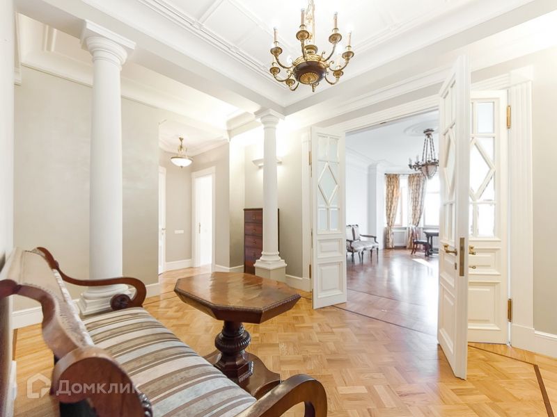Сдаётся 4-комнатная квартира, 190 м²