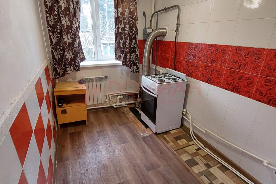 Продаётся 3-комнатная квартира, 42.2 м²