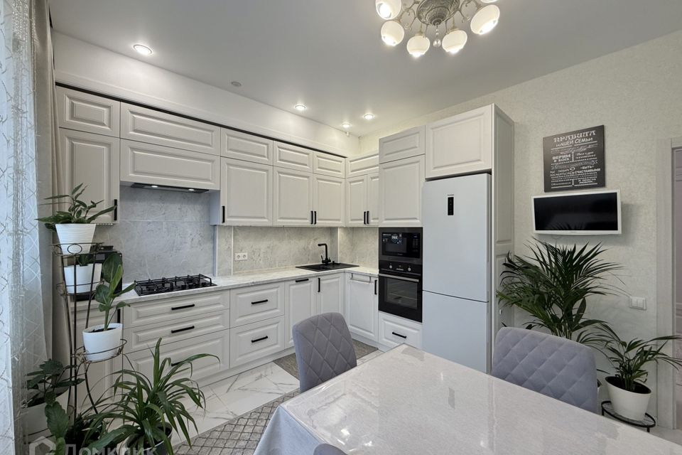 Продаётся 3-комнатная квартира, 120.5 м²