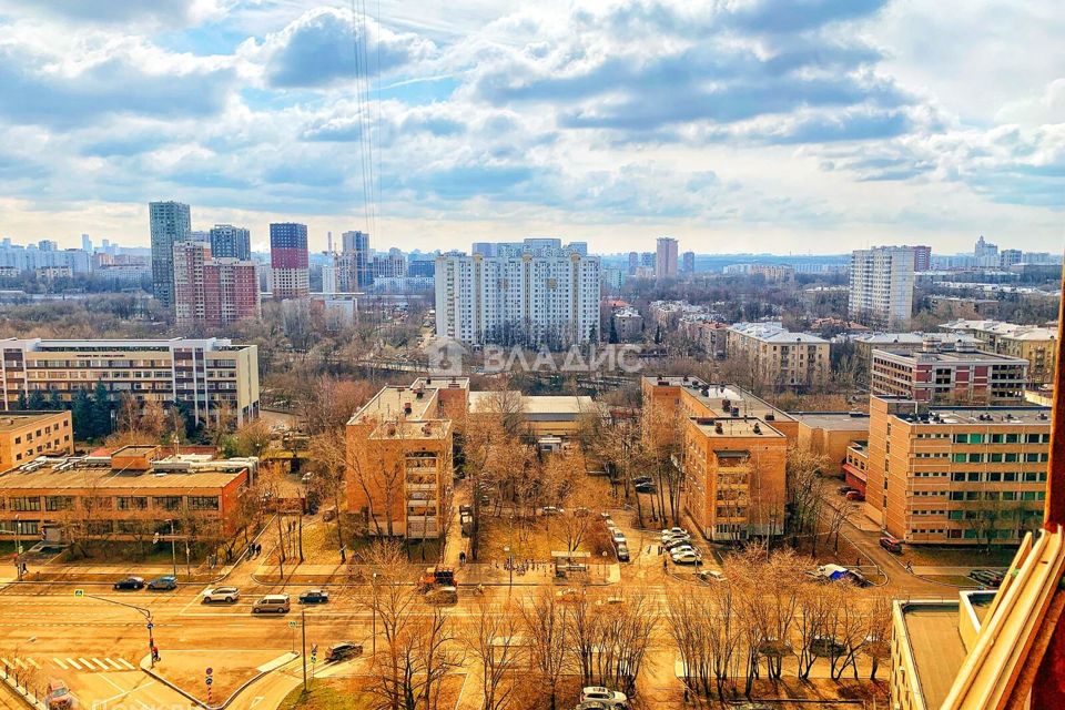 Продаётся 3-комнатная квартира, 130 м²