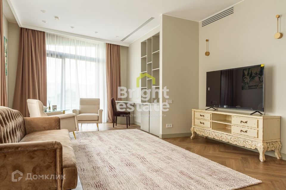 Сдаётся 2-комнатная квартира, 92 м²