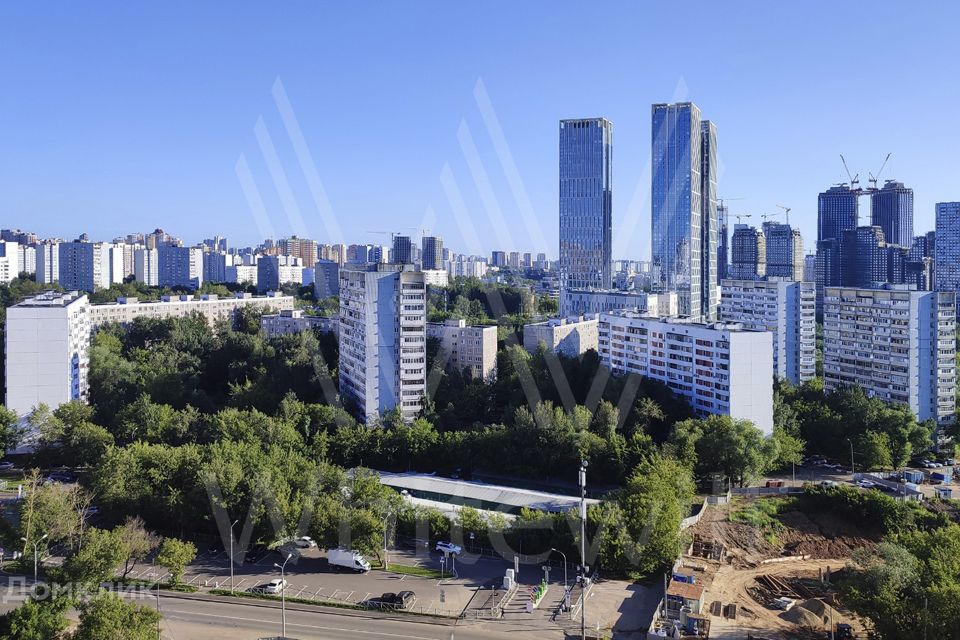 Продаётся 4-комнатная квартира, 96.4 м²