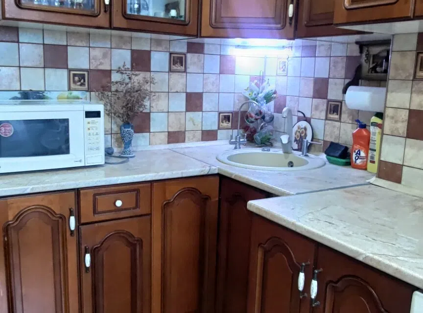 Продаётся 3-комнатная квартира, 57.3 м²