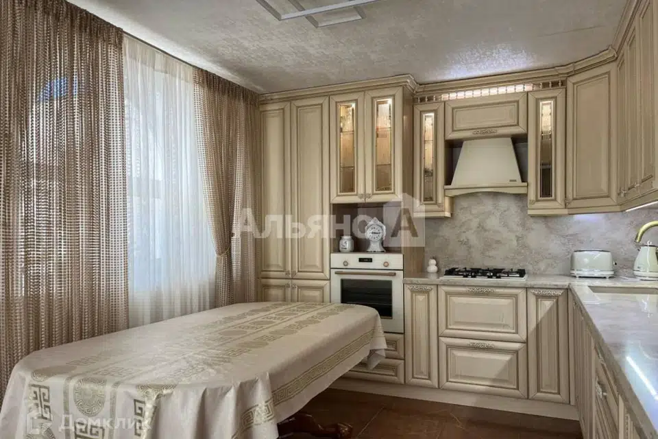 Продаётся 2-этажный дом, 187 м²