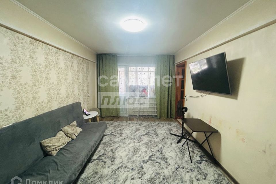 Продаётся 3-комнатная квартира, 49.3 м²