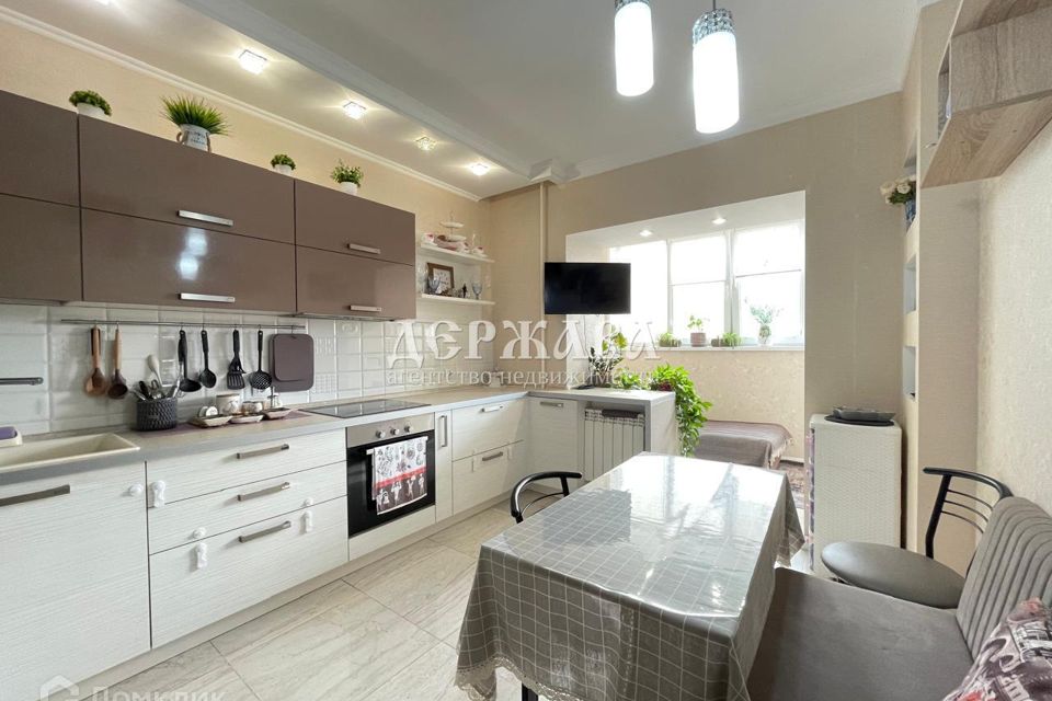 Продаётся 1-комнатная квартира, 52 м²
