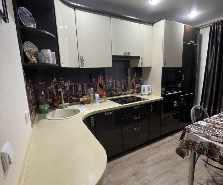 Продаётся 3-комнатная квартира, 64.4 м²