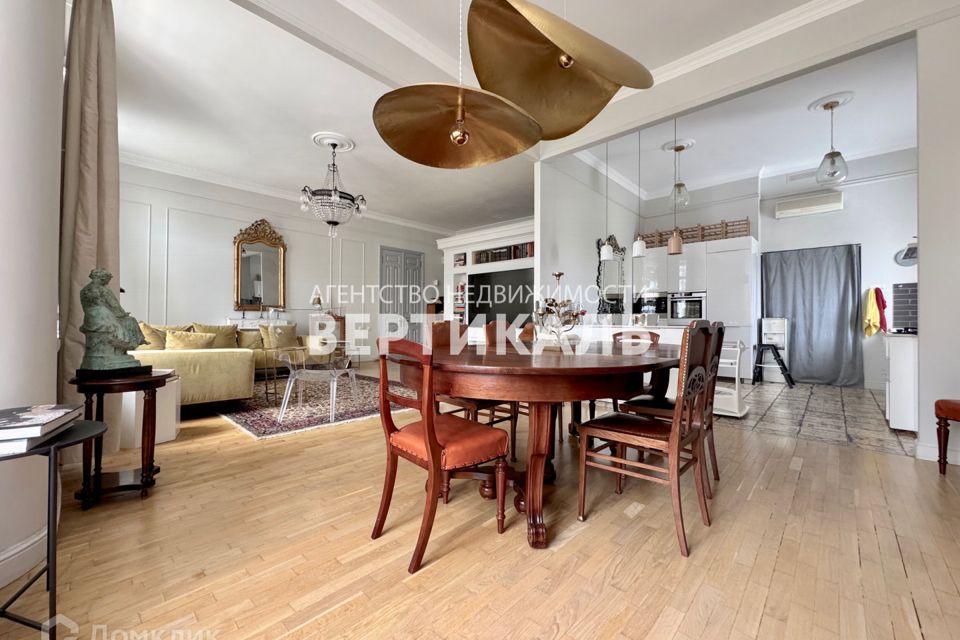 Продаётся 4-комнатная квартира, 163.21 м²