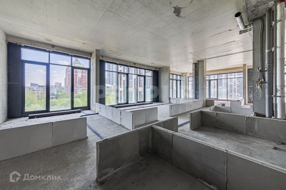 Продаётся 6-комнатная квартира, 226 м²