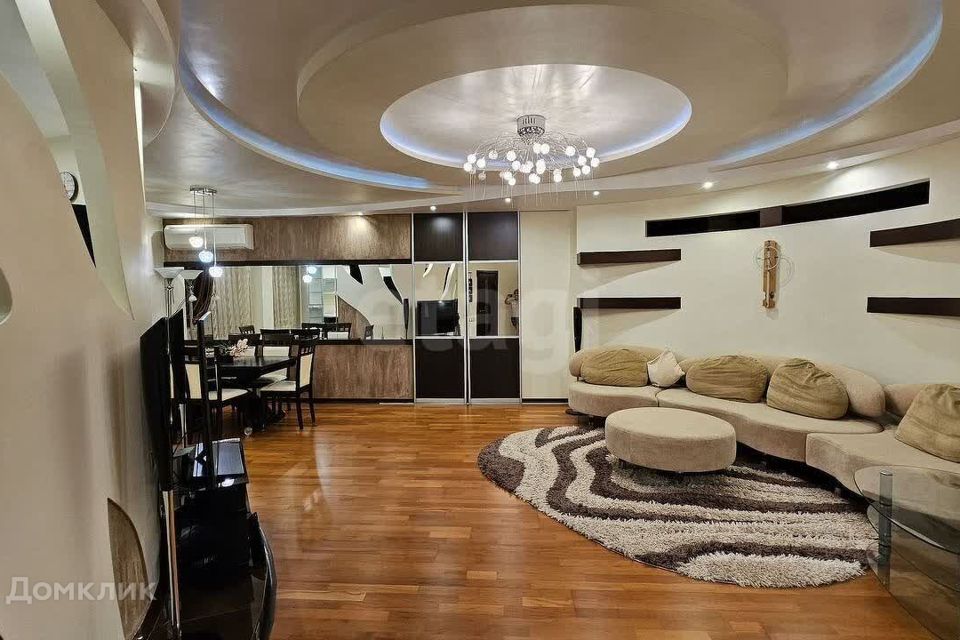 Продаётся 4-комнатная квартира, 116 м²