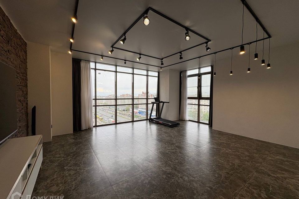 Продаётся 5-комнатная квартира, 172 м²