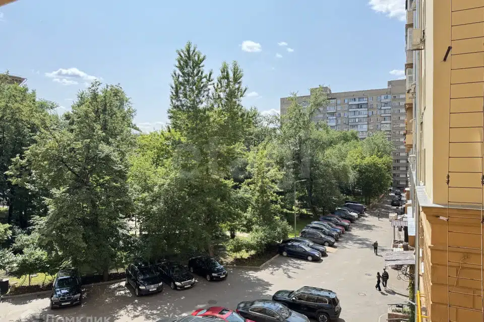 Продаётся 4-комнатная квартира, 156.5 м²