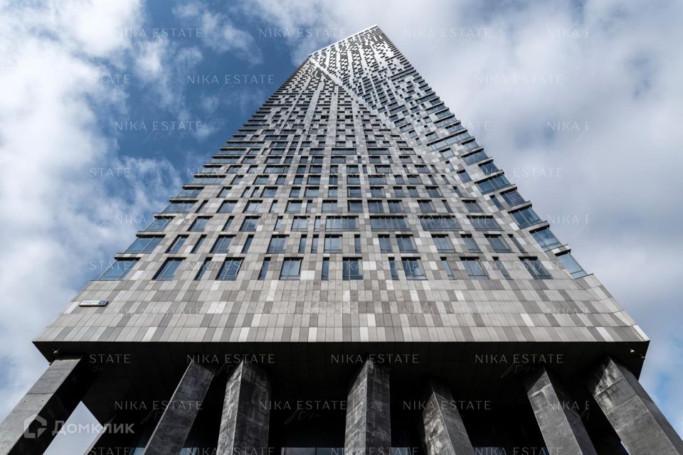 Продаётся 4-комнатная квартира, 164 м²