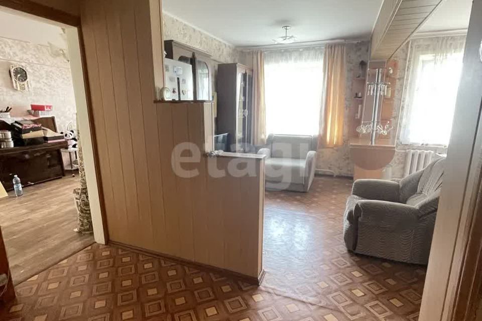 Продаётся 4-комнатная квартира, 59.4 м²
