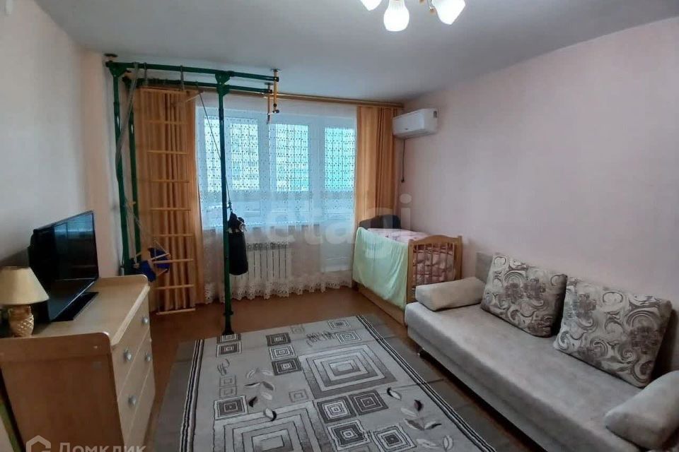 Продаётся 1-комнатная квартира, 38.4 м²
