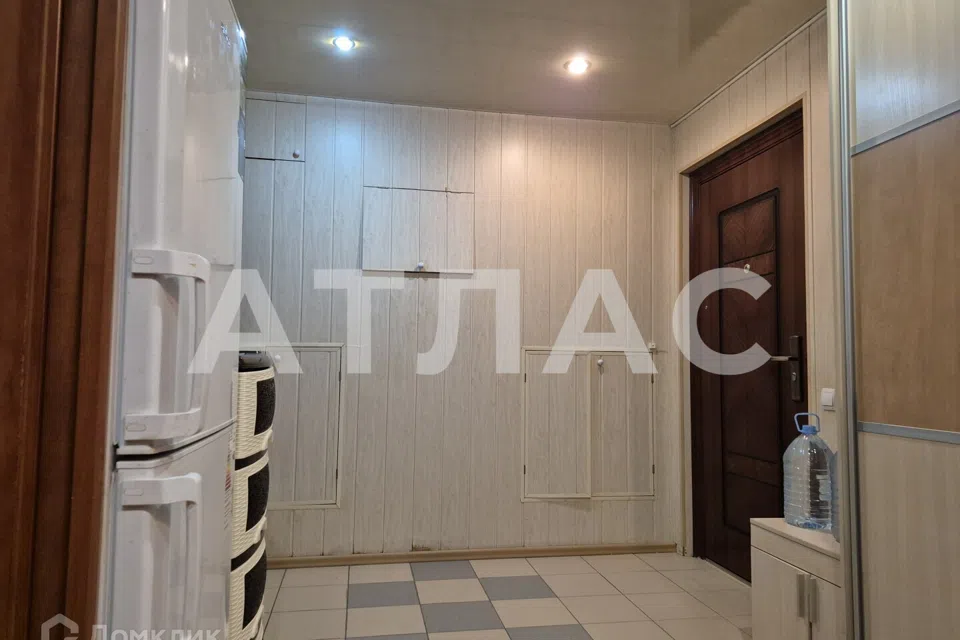 Продаётся 4-комнатная квартира, 108 м²