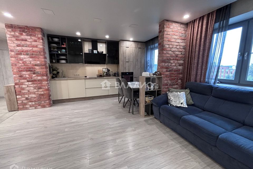Продаётся 2-комнатная квартира, 64.2 м²