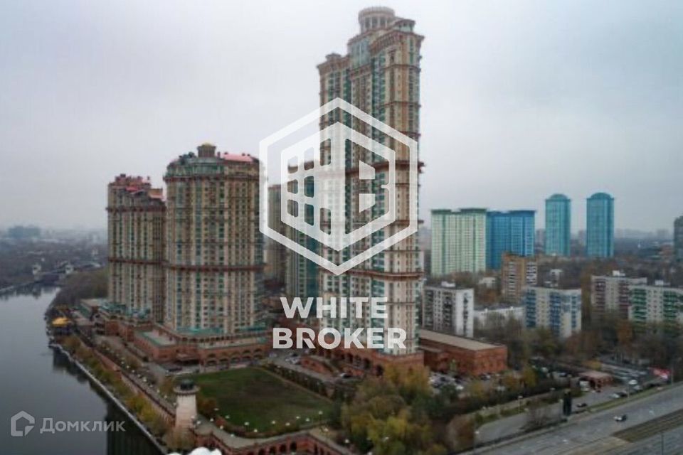 Продаётся 5-комнатная квартира, 213 м²