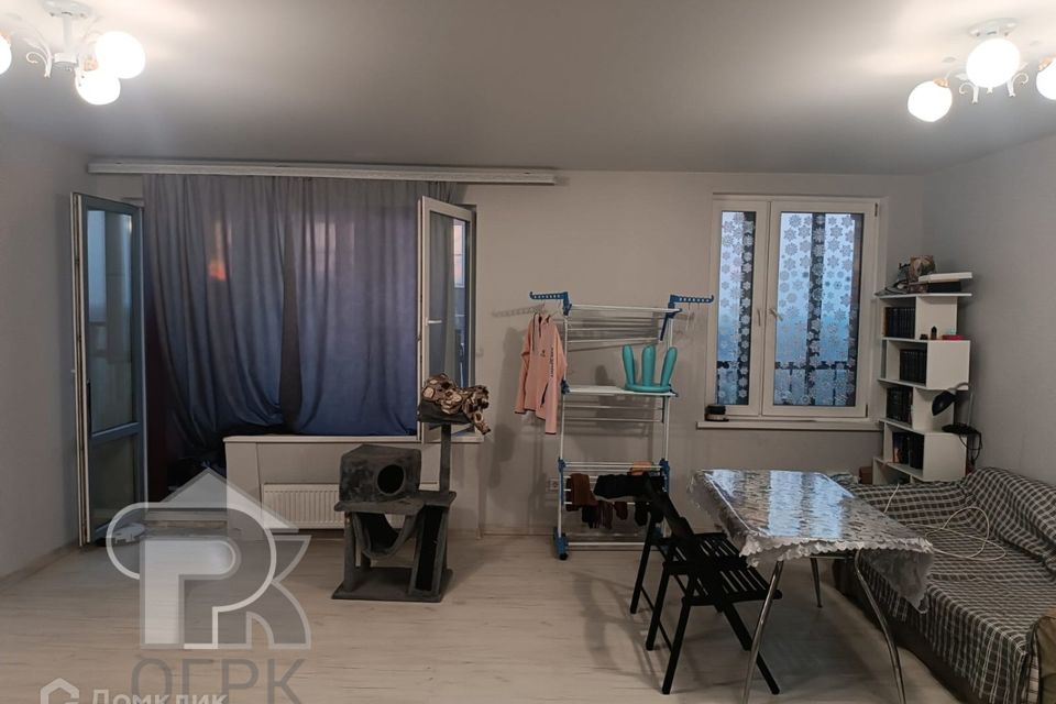 Продаётся 1-комнатная квартира, 54 м²