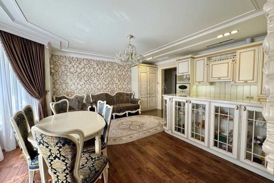 Продаётся 2-комнатная квартира, 95 м²