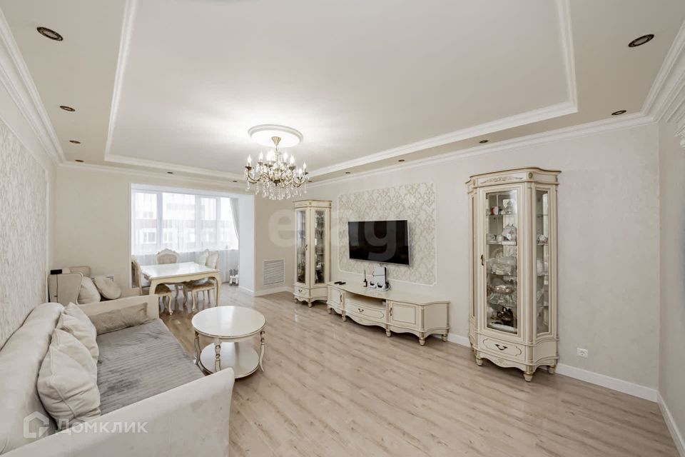 Продаётся 3-комнатная квартира, 101.6 м²