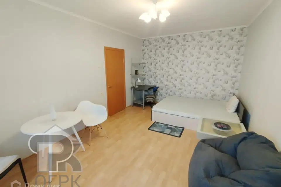 Продаётся 1-комнатная квартира, 37.9 м²