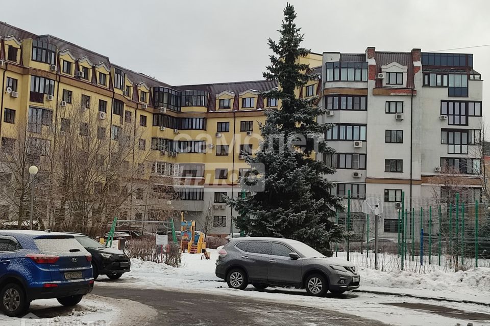 Продаётся 4-комнатная квартира, 108.6 м²