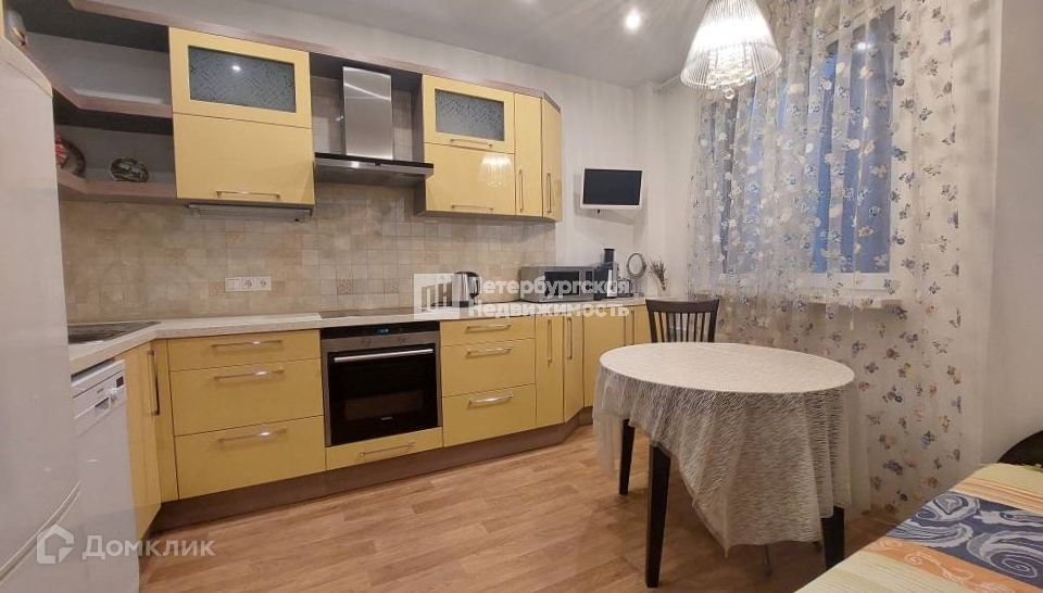 Сдаётся 1-комнатная квартира, 52 м²