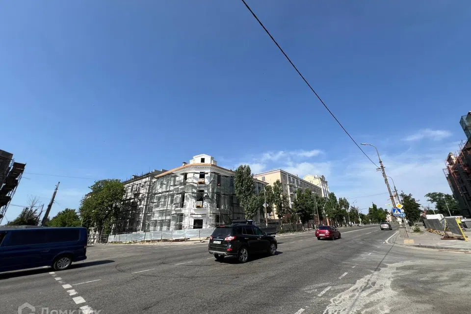 Сдаётся торговое помещение, 180.4 м²