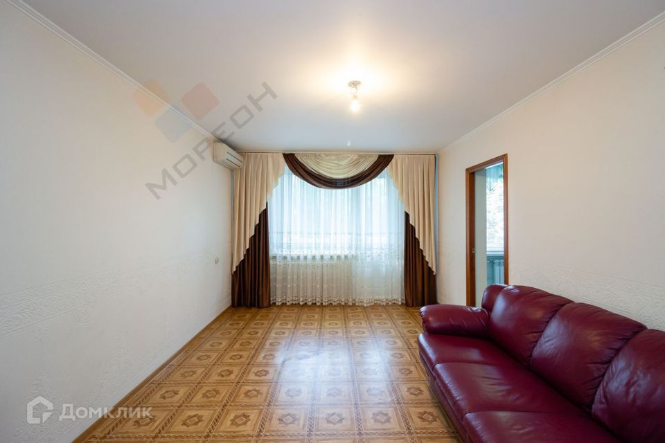 Продаётся 4-комнатная квартира, 75.3 м²