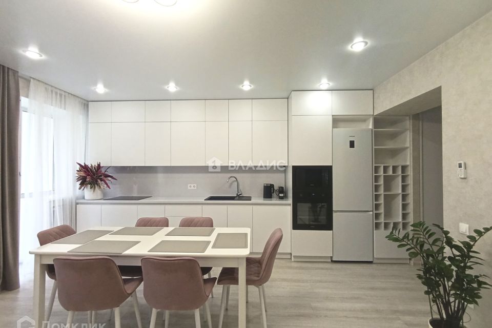Продаётся 4-комнатная квартира, 95.9 м²