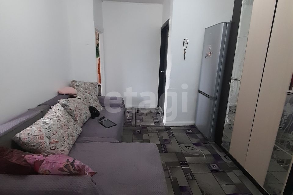 Продаётся 3-комнатная квартира, 40.6 м²
